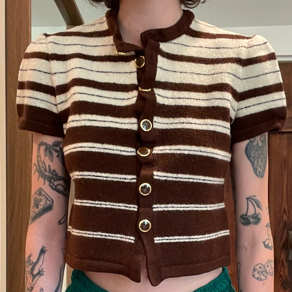 Super cute vintage sweater top